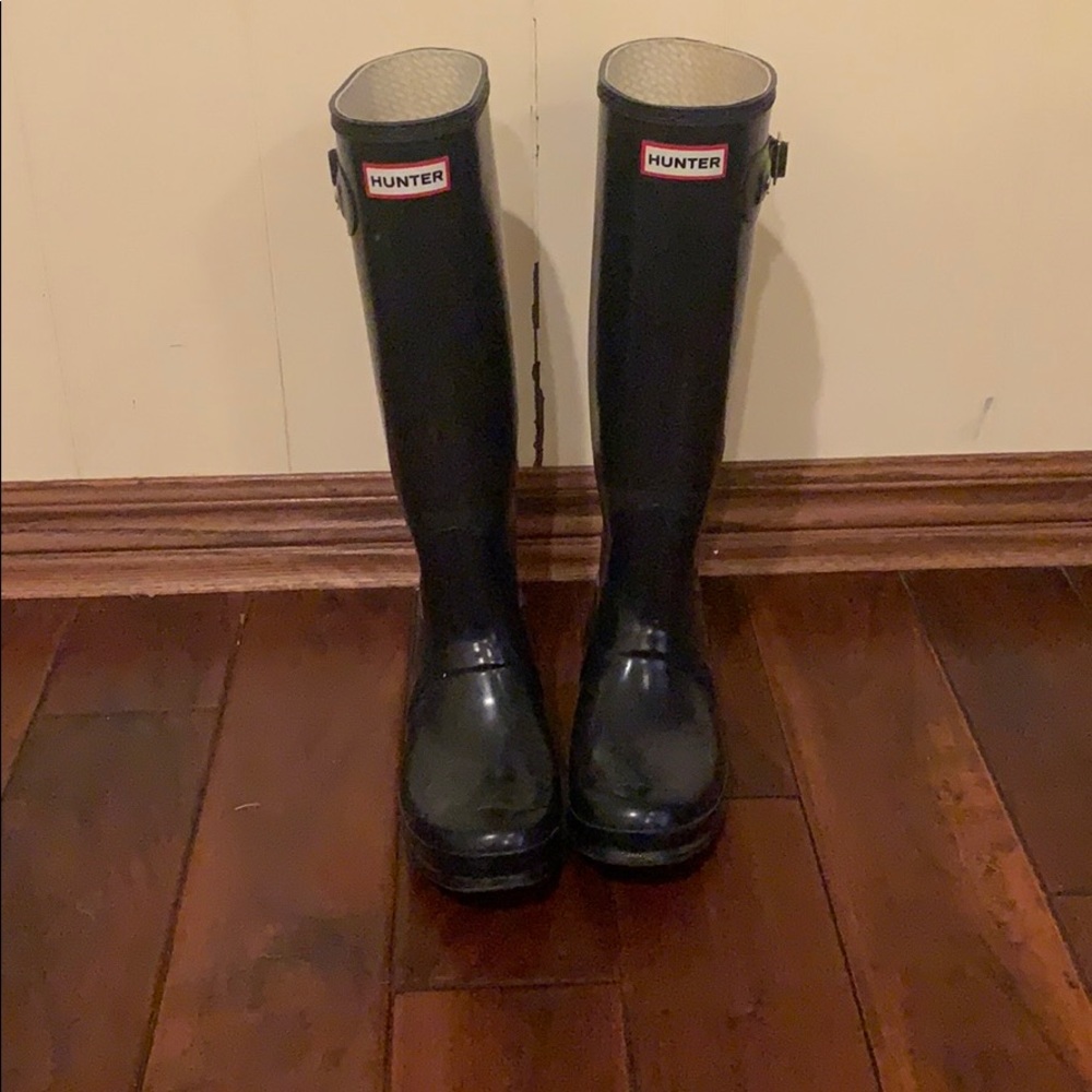 Hunter rain boots. Lightly used quality.